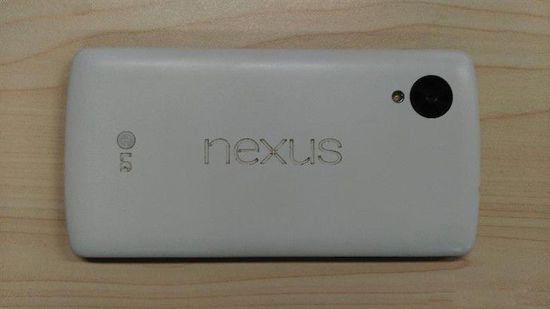 Nexus6再遇工藝問題 后蓋字母貼片掉漆