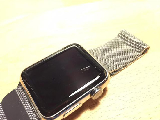 蘋果又陷“手表門”，Apple Watch易刮花