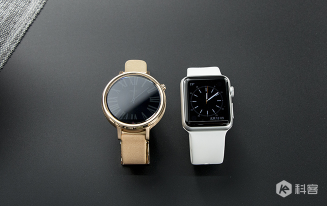 嗨科技：Moto 360 2代對比Apple Watch