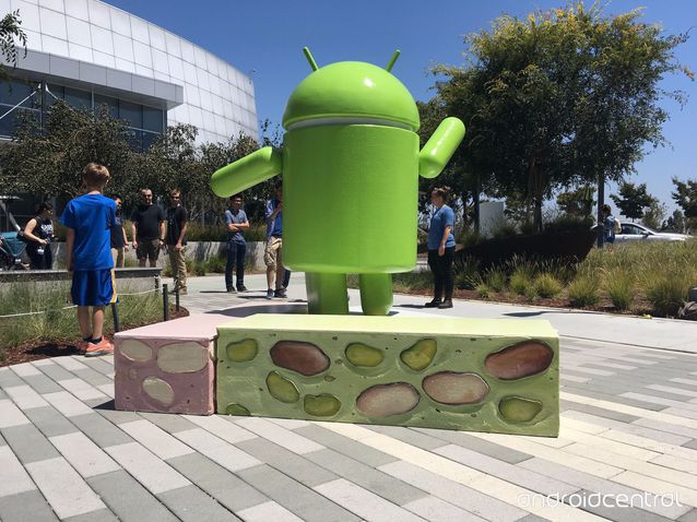 谷歌新版Android定名 熟悉的“牛軋?zhí)恰眮砹?/></p><p>　　就在Android Nougat正式確定后不久，HTC就宣布HTC 10、HTC One A9以及HTC One M9三款手機會適配Android Nougat?？紤]到今年HTC很有可能為谷歌代工Nexus手機，HTC手機先適配Android Nougat是很有可能的。（圖片來源AndroidCentral，Android官網(wǎng)，HTC推特）<strong>關(guān)注科客網(wǎng)官方微信kekebat，獲取更多精彩資訊。</strong></p>			
			
			<!---->
		    
                    <!-- 新聞詳情頁底部轉(zhuǎn)載/原文聲明 -->
                    <div   id=