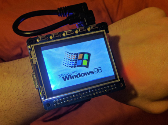經(jīng)典懷舊！這款運(yùn)行Windows 98的智能手表可掃雷