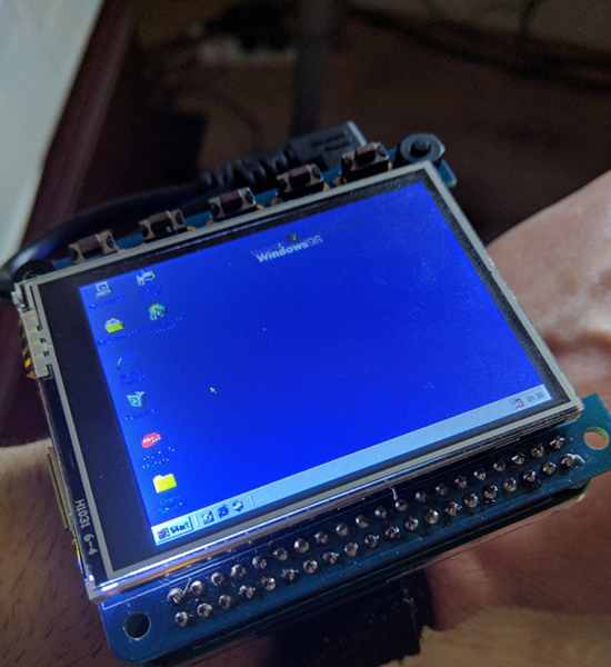 經(jīng)典懷舊！這款運(yùn)行Windows 98的智能手表可掃雷