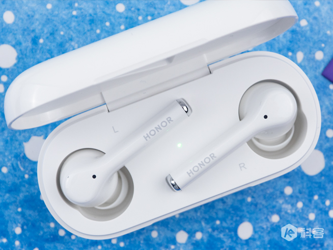 降噪媲美AirPods Pro，價(jià)錢(qián)不到一半！榮耀FlyPods 3評(píng)測(cè)