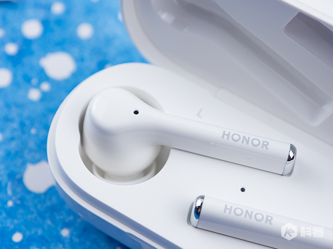 降噪媲美AirPods Pro，價(jià)錢(qián)不到一半！榮耀FlyPods 3評(píng)測(cè)